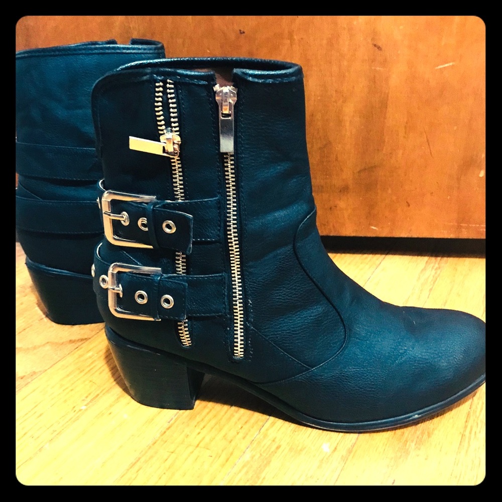 BOOT SALE!👢Dollhouse Black Ankle Boot